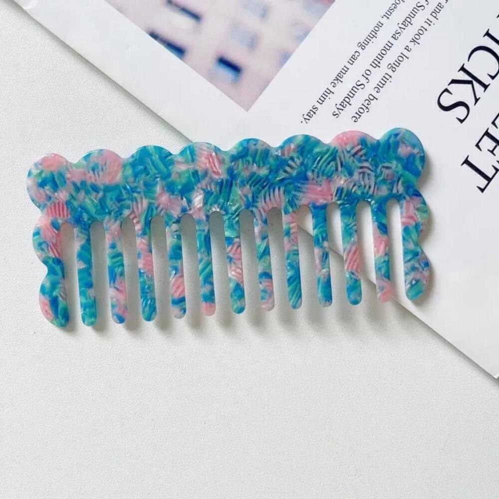 Wavy Style Hair Comb in Blue Pink